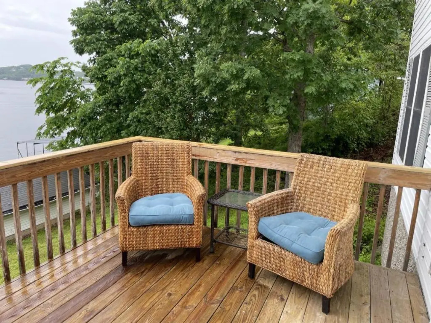 Lake Vacation Home 4 bedrooms 3 baths boat dock slip on the Lake