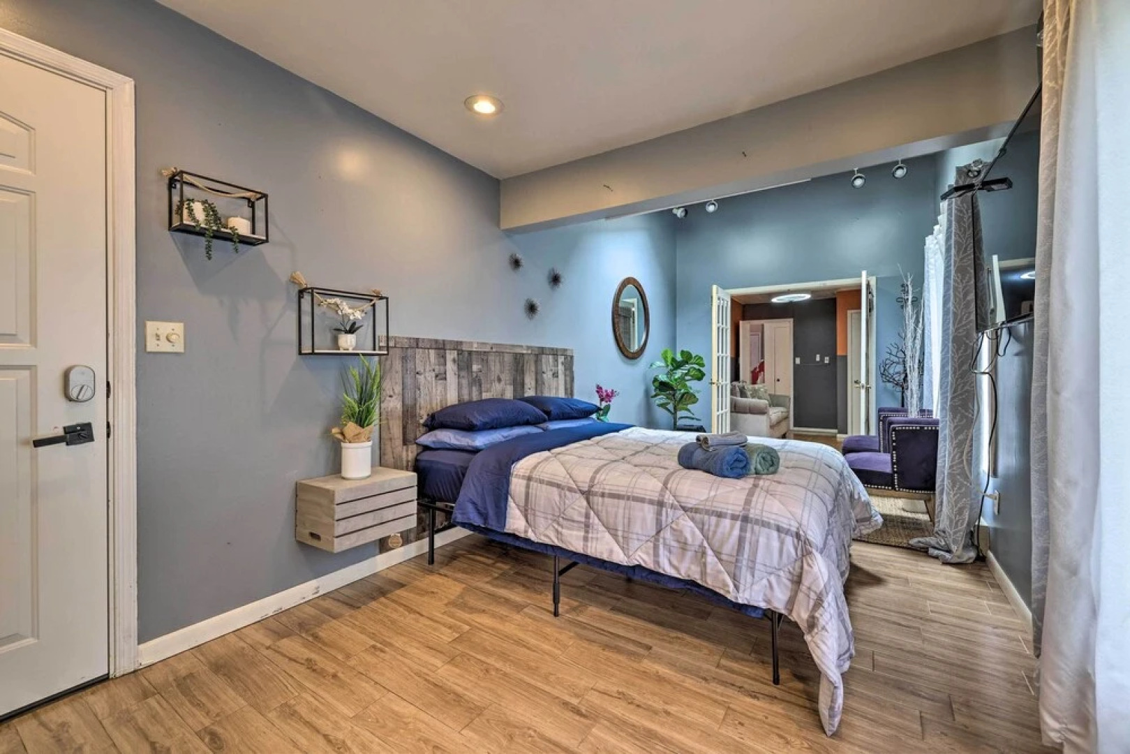 Pocono Mtn Retreat w/ Hot Tub < 11 Mi to Camelback