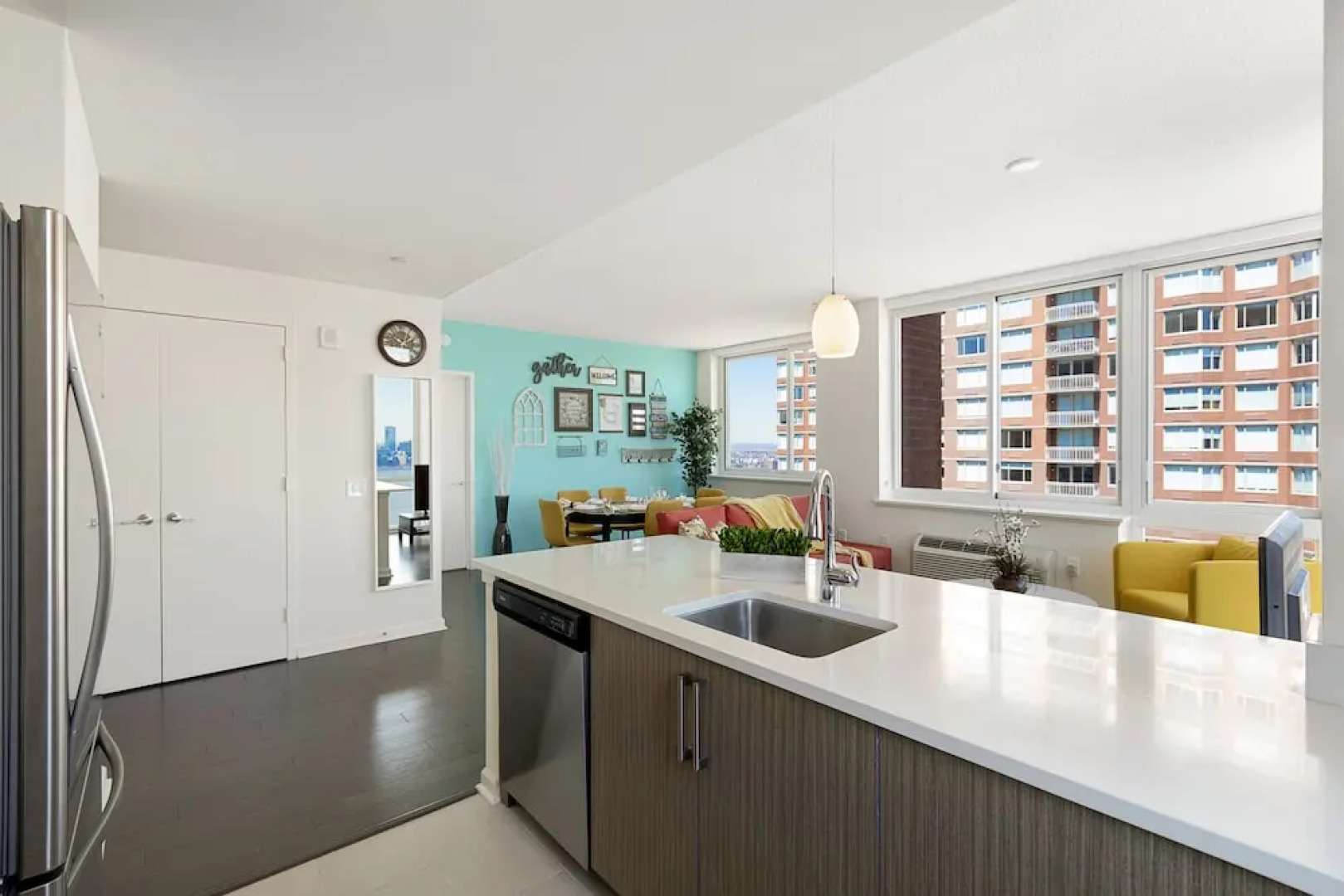 Skyline Luxury Home Suites at Newport II