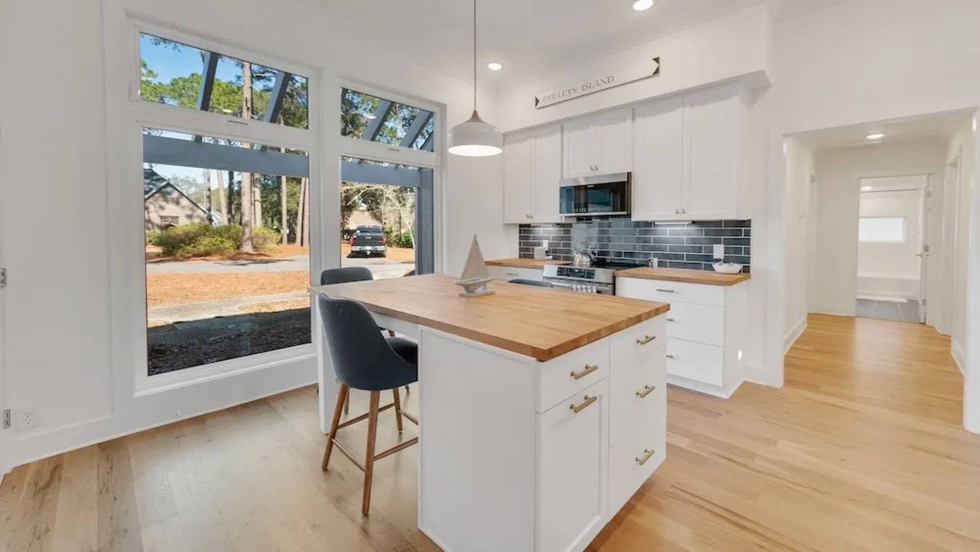 Great Place To Relax And Enjoy A Peaceful Vacation! 4 Bedroom Home by Peace Vacations