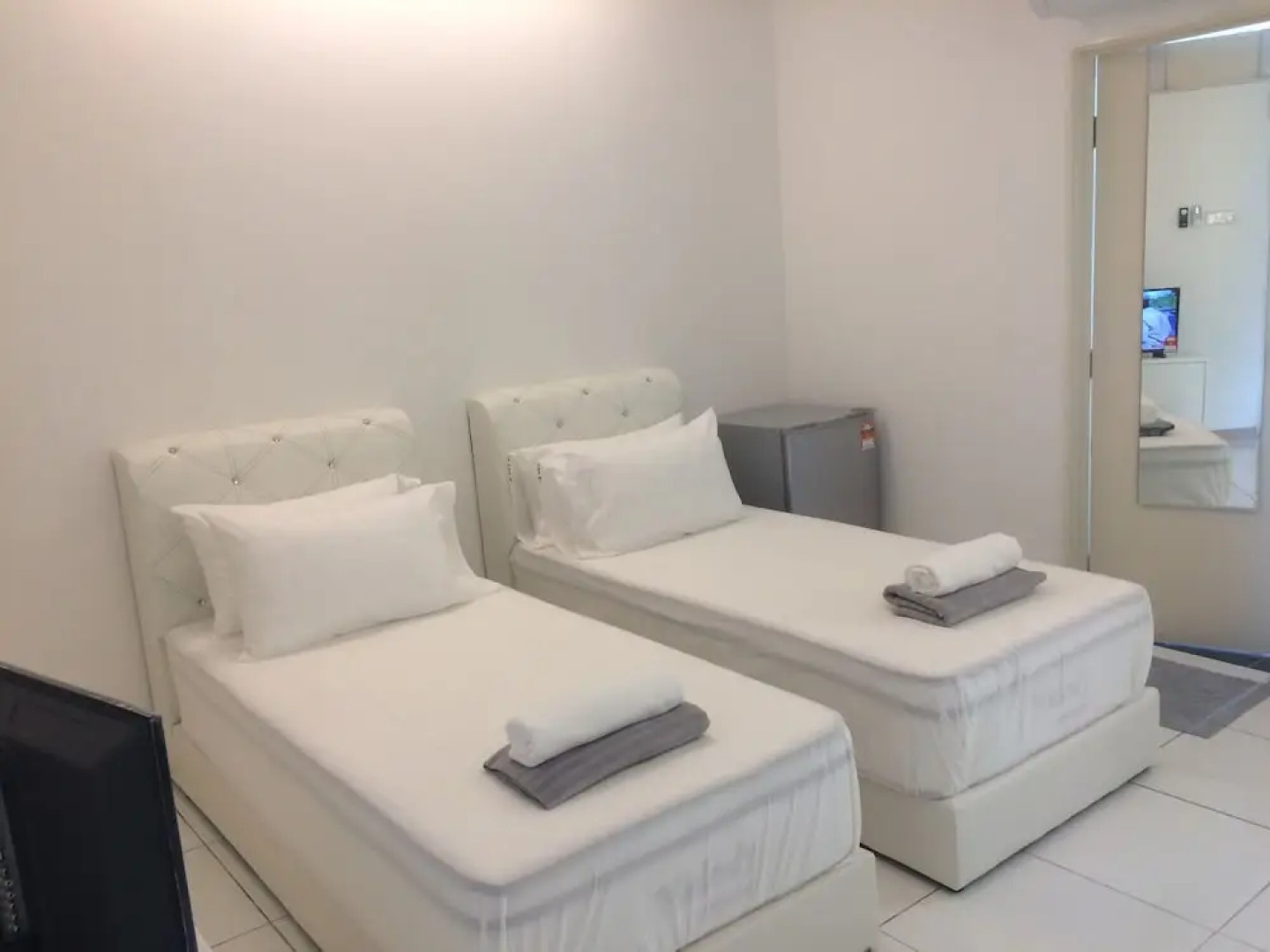 Lawang Suite Corner Roomstay 1