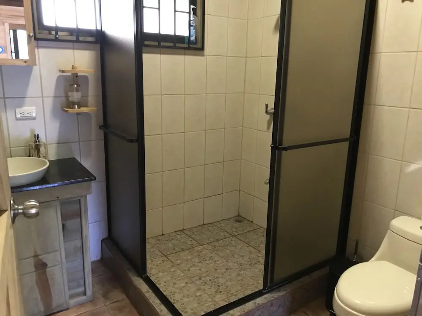 Uvita Oasis Retreat with Villa Cabins and Apartment