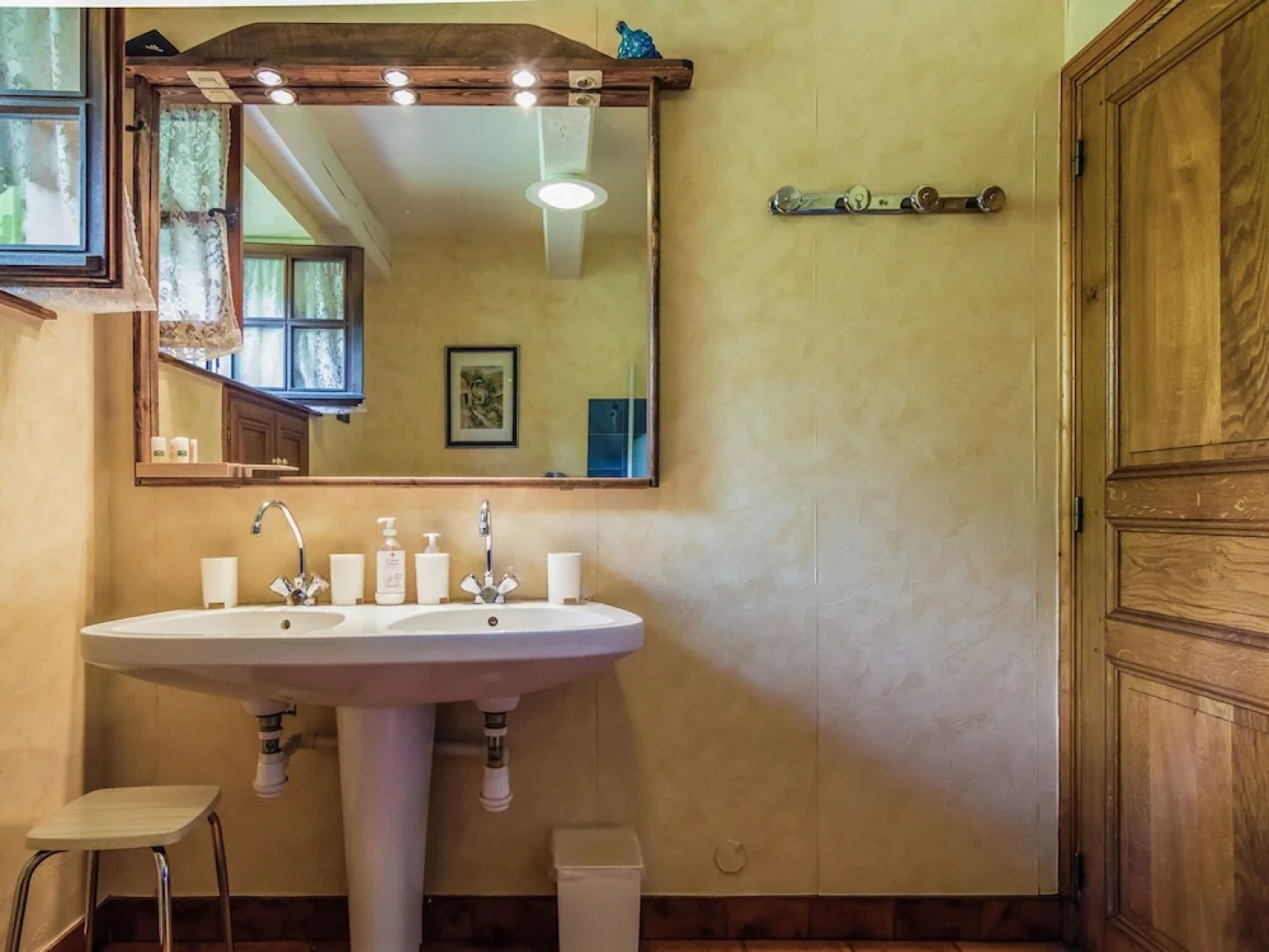 Peaceful Holiday Home in Bort-les-orgues Near the River