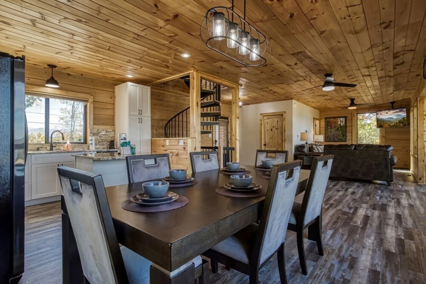 Smoky Lake Retreat 3 Bedroom Cabin by RedAwning