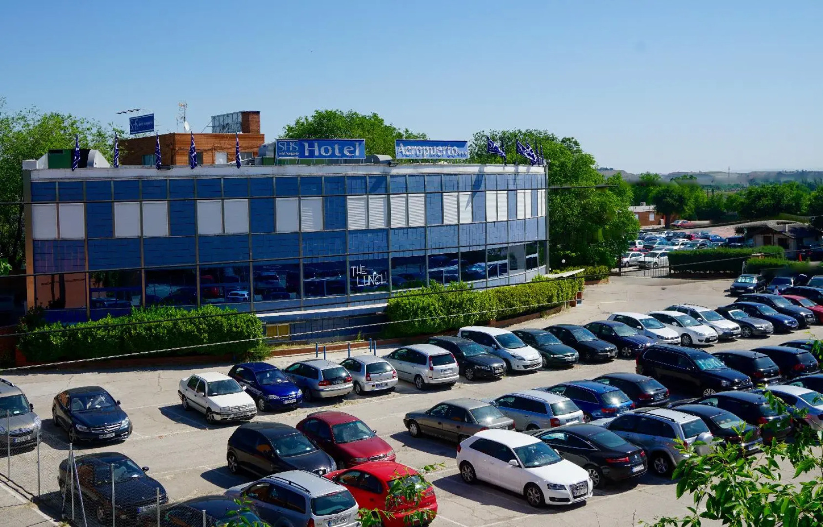 AP Hotel and Parking