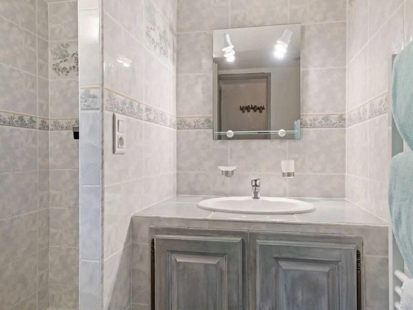 Tastefully Furnished Villa With Terrace, Private Swimming Pool Near of Lambesc