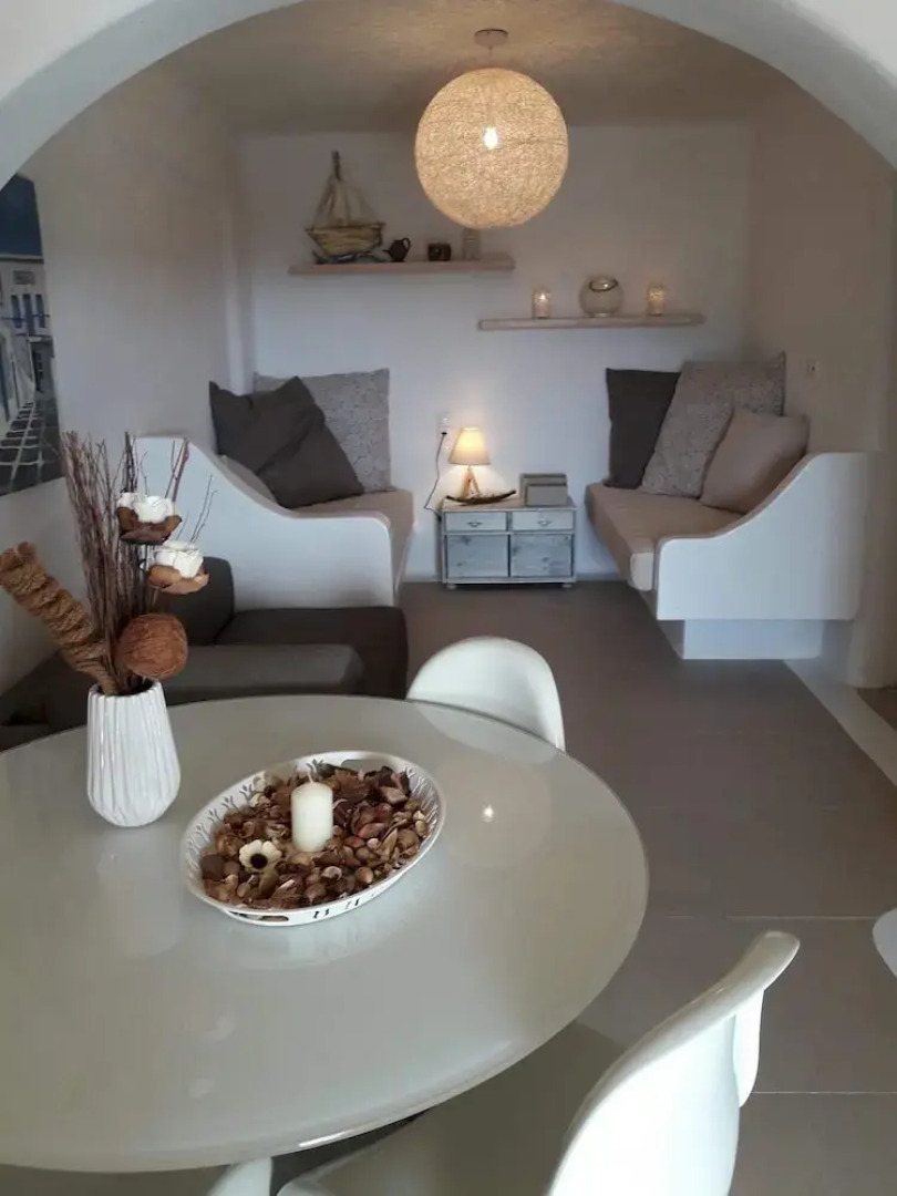 HELEN HOUSE-Minimal Perfection