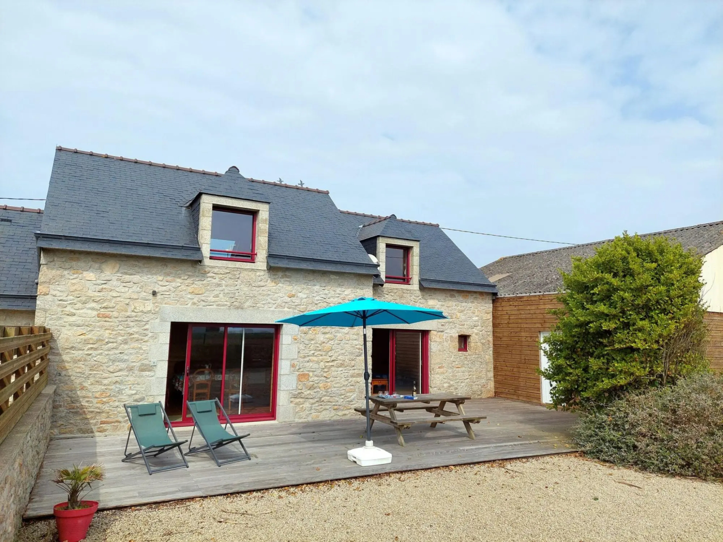 Semi-detached house with sea views, Cléder