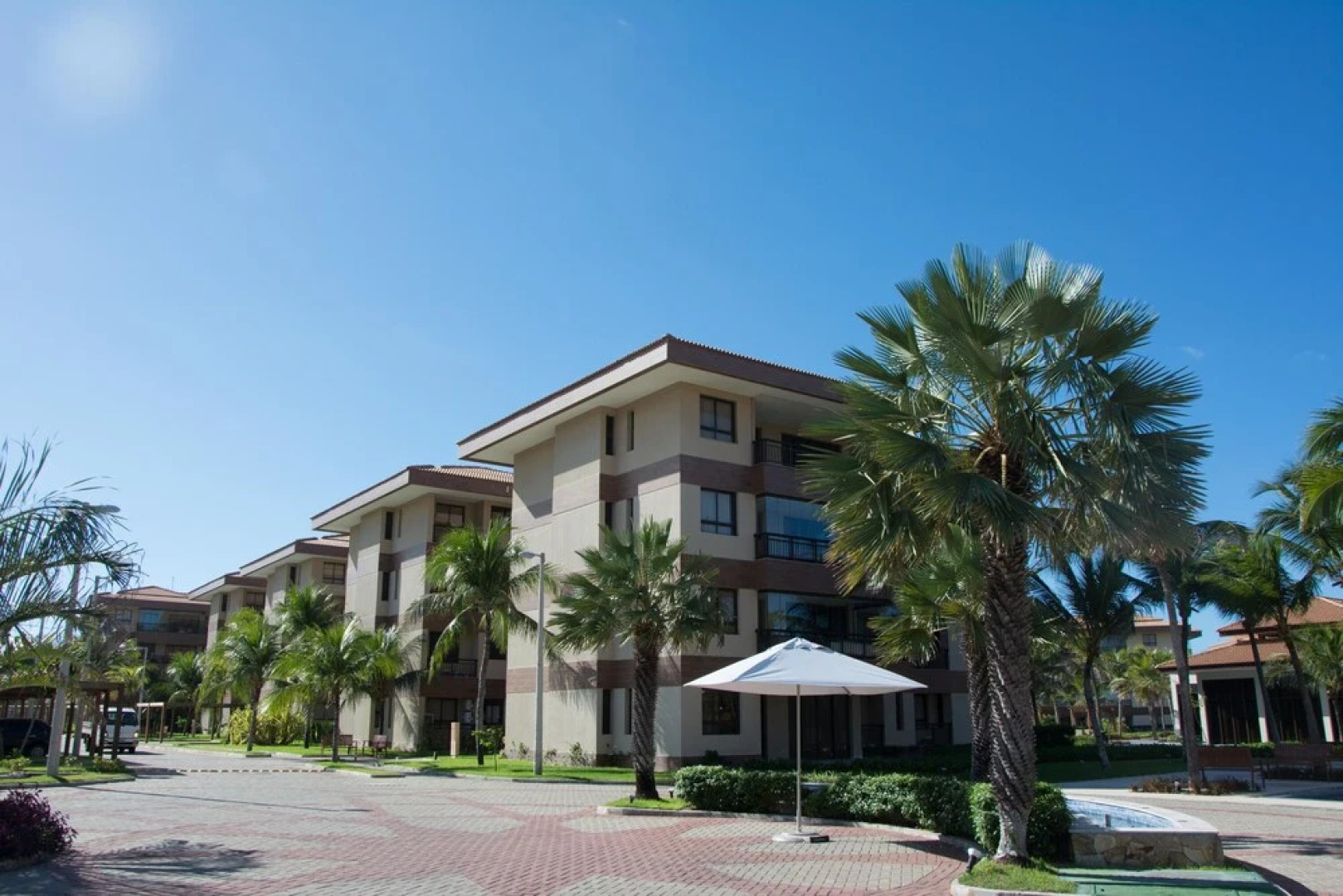 ML103 Luxuoso apartamento de 3 suítes no Mandara Lanai