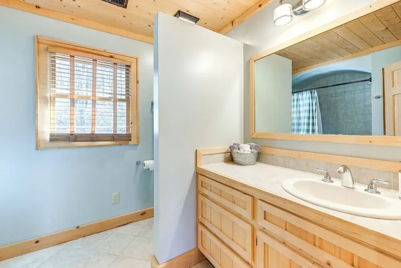 13 Mi to Cashiers: Cabin w/ Wraparound Porch!