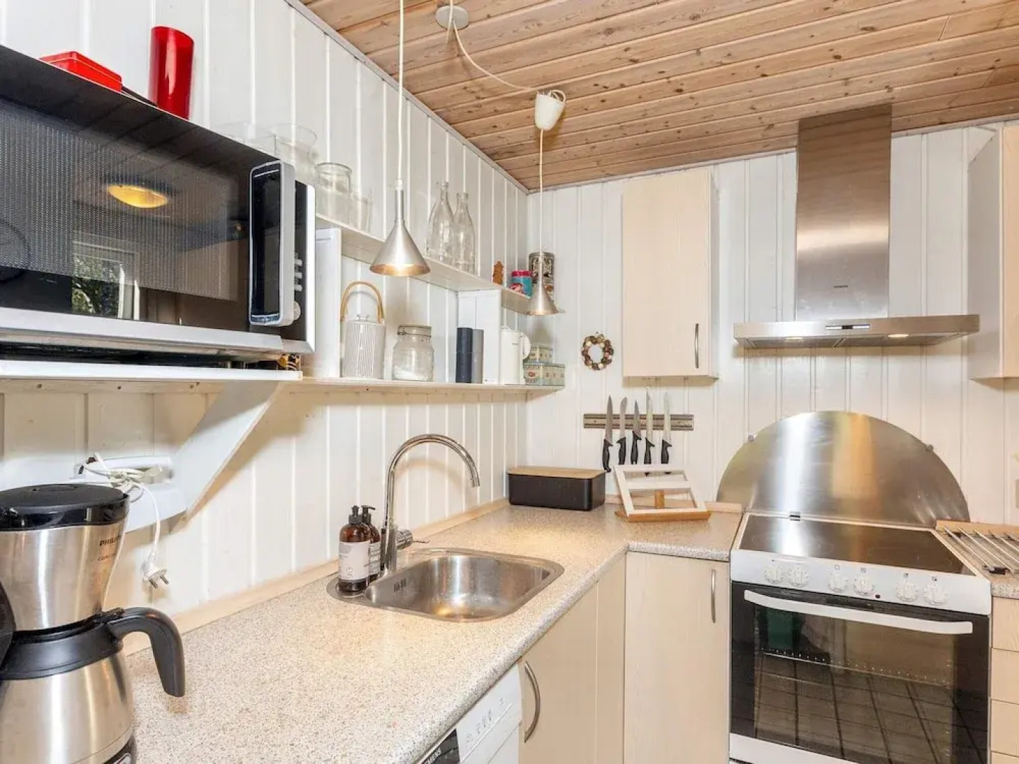 Tranquil Waterside Retreat-by Traum