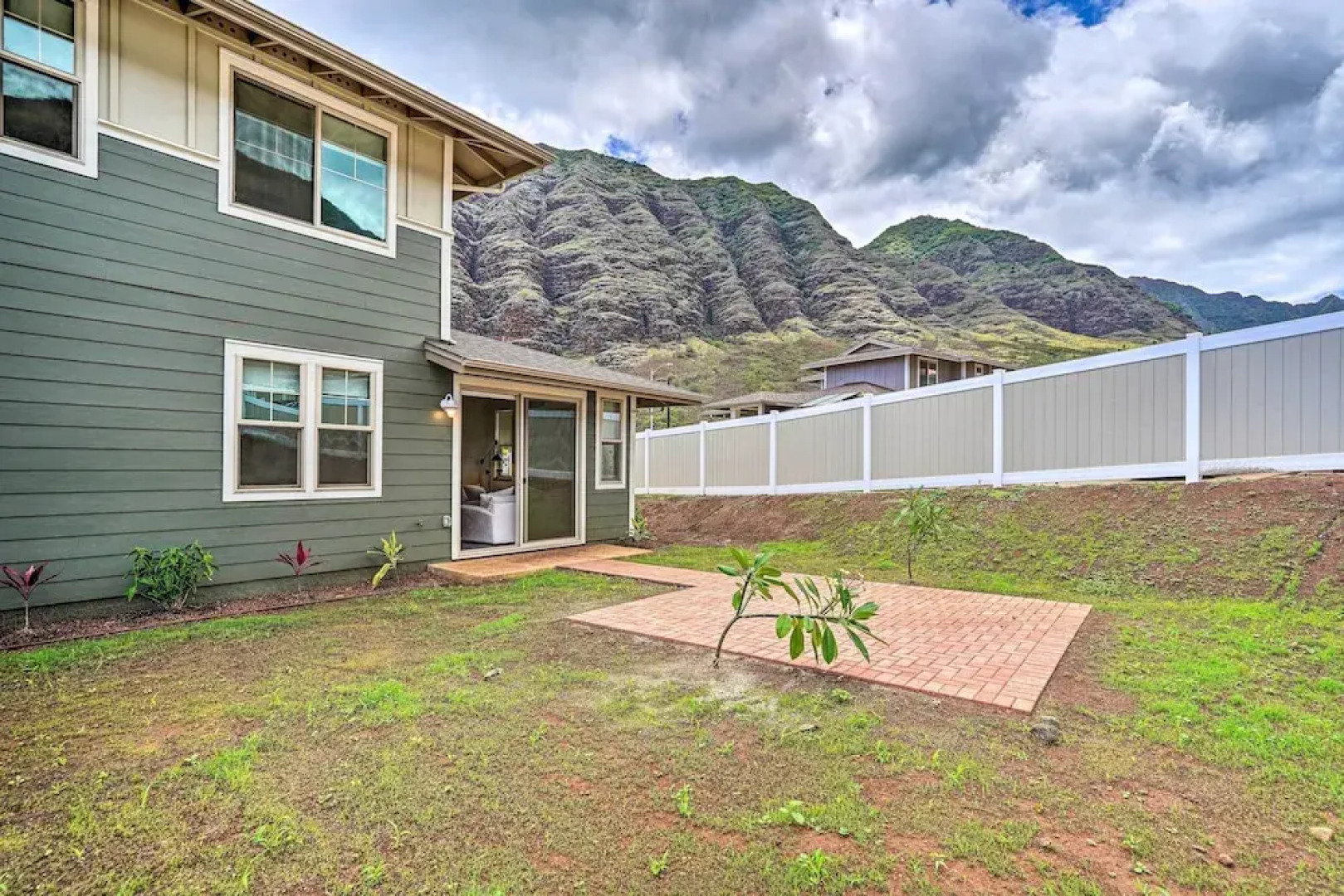 Modern Waianae Home w/ Mountain & Valley View