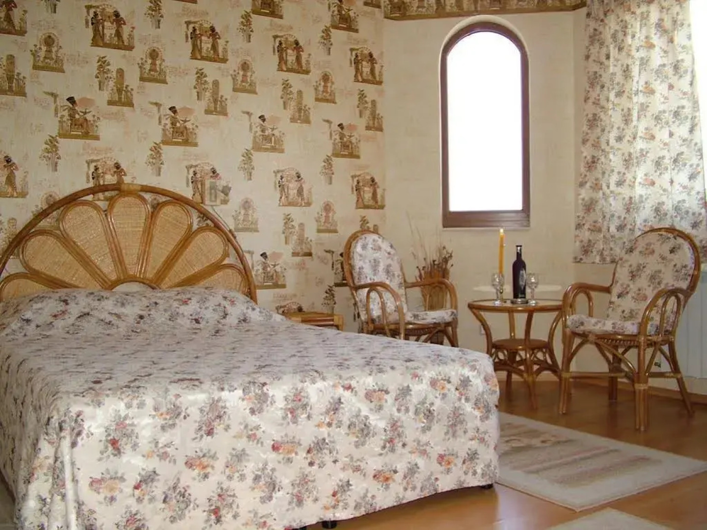 Family Hotel Emaly 1