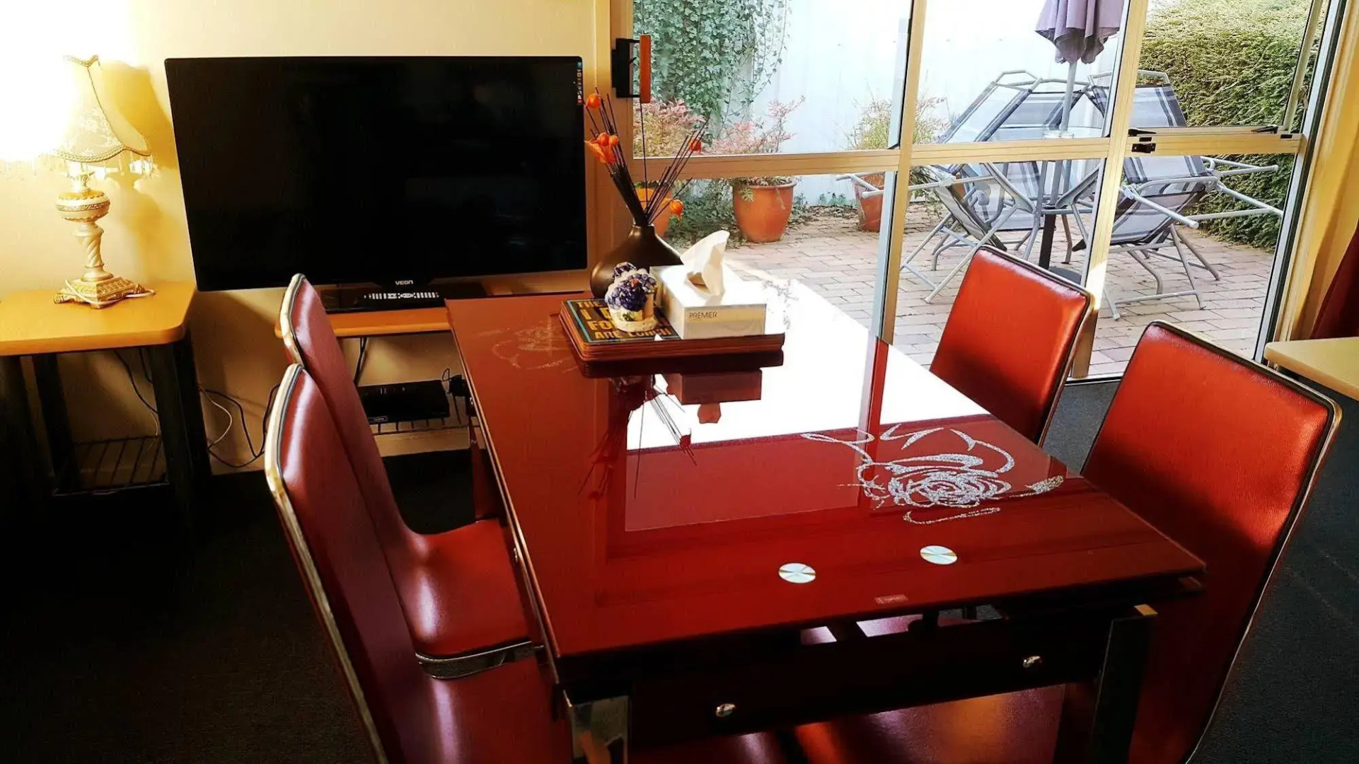 Ann’s Volcanic Motel