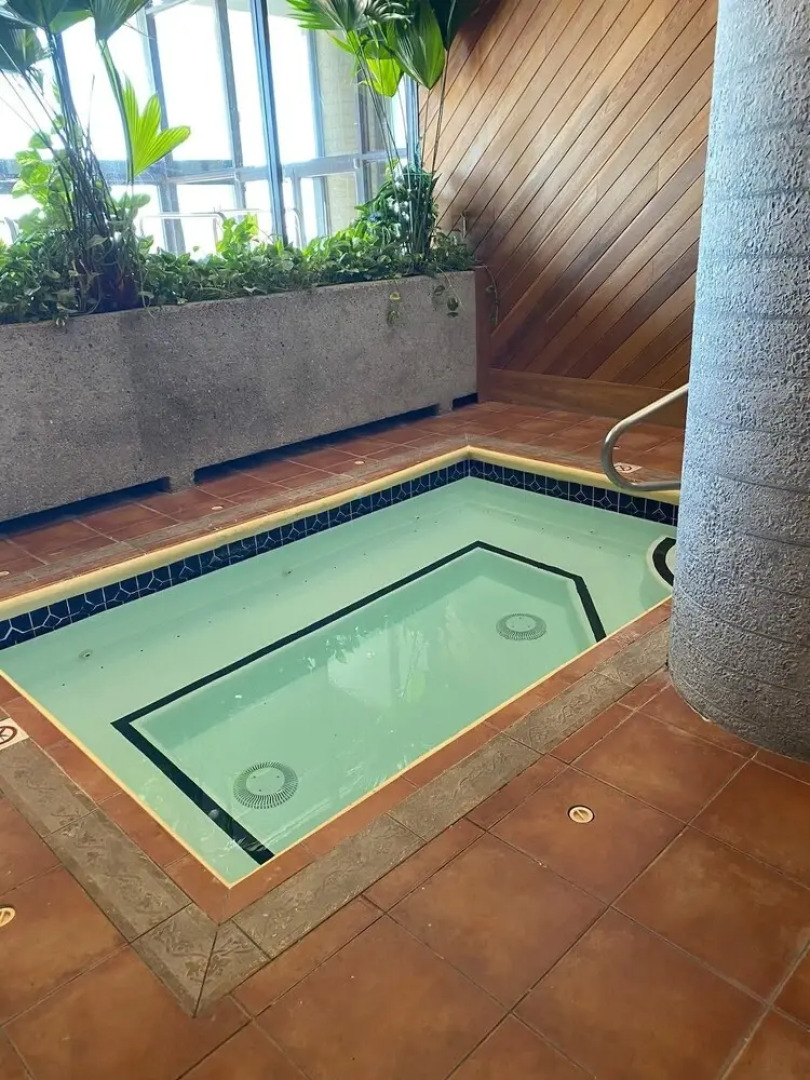 Romantic Getaway 2 Bedroom Condo by Redawning