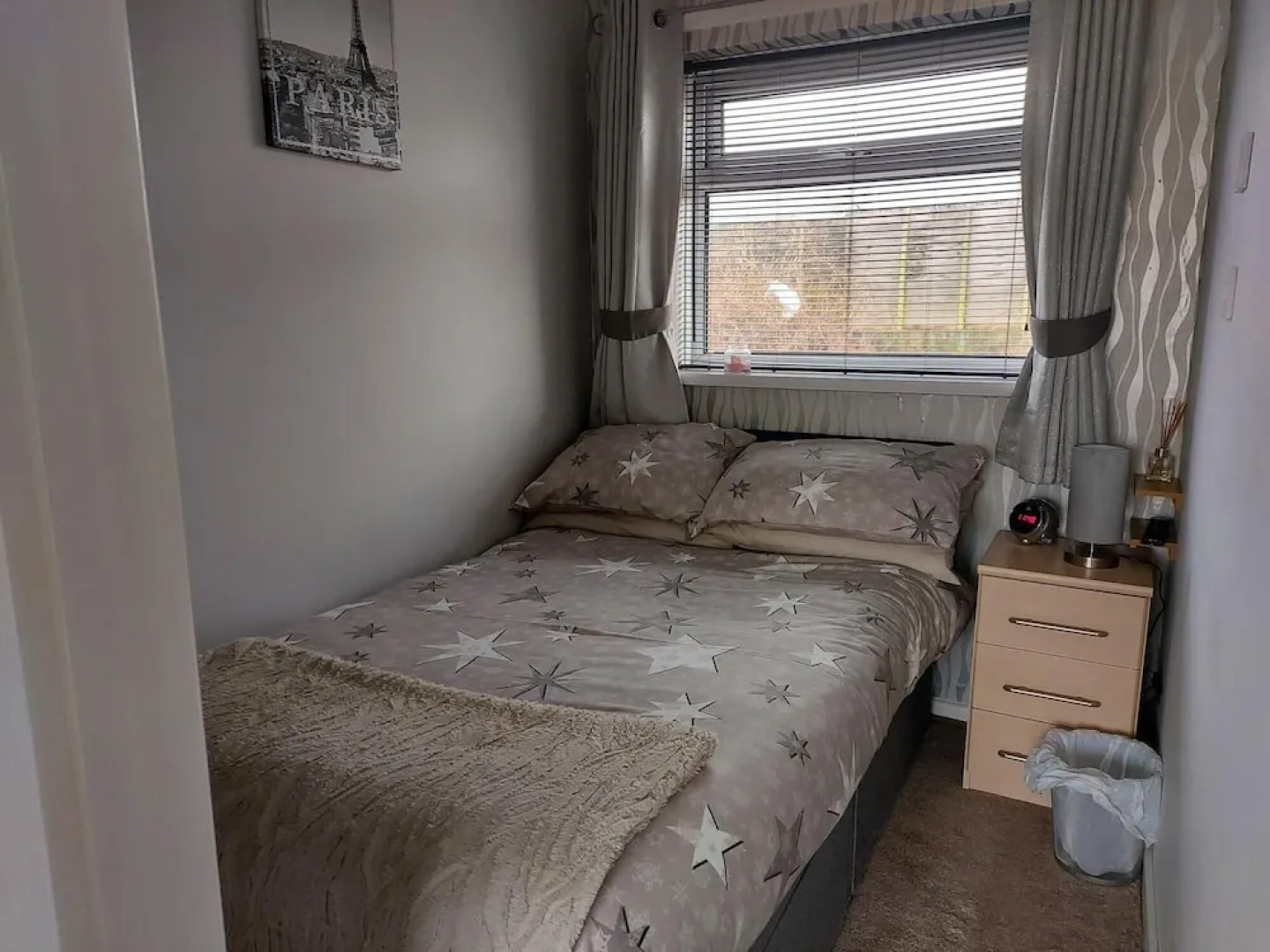 1st Floor Hillview 2 Bedroomed Central Location