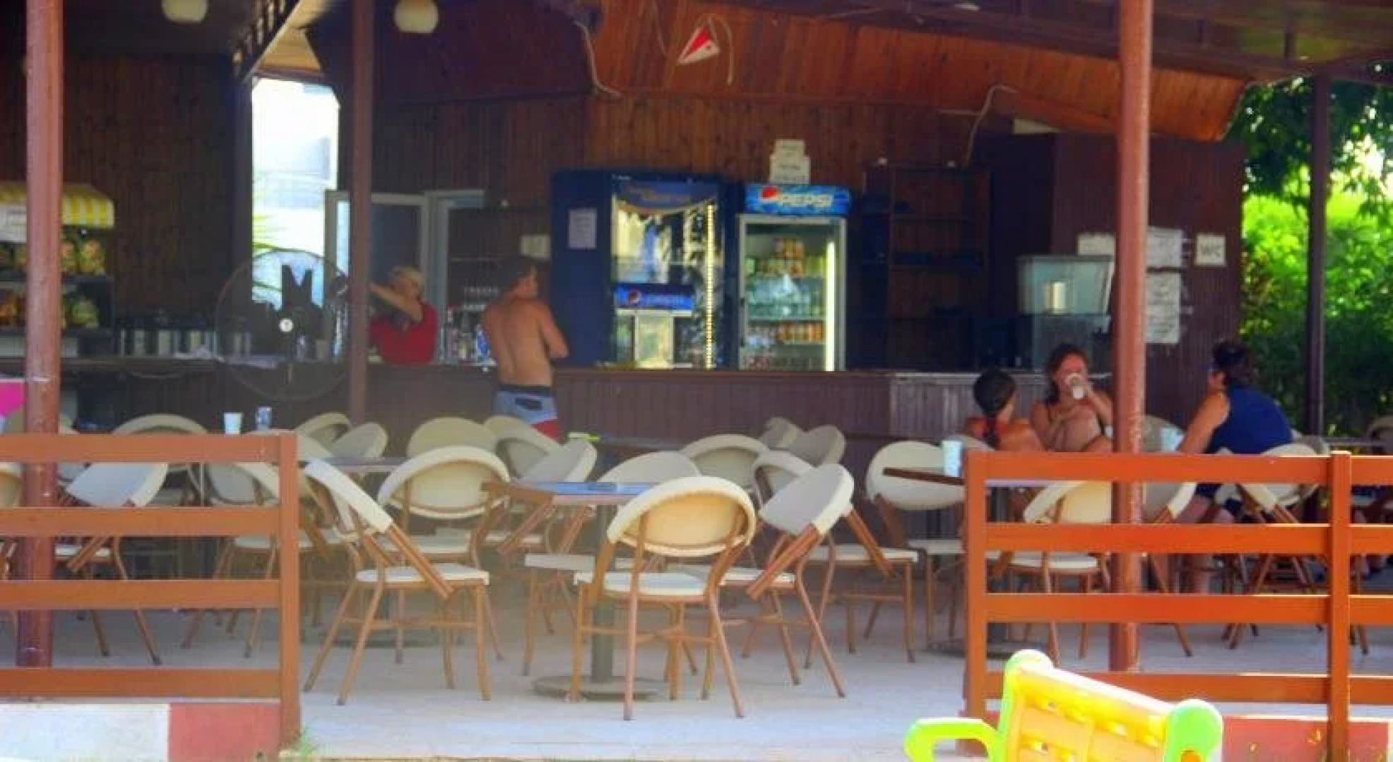 Yeldener Crystal Rocks