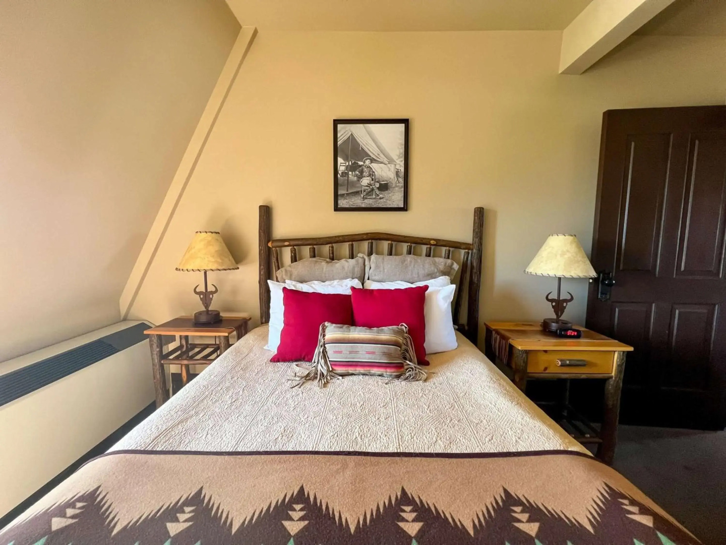 Sheridan Inn, B/W Signature Collection