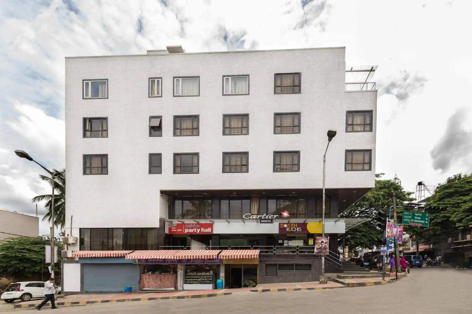 Treebo Cartier Biznotel