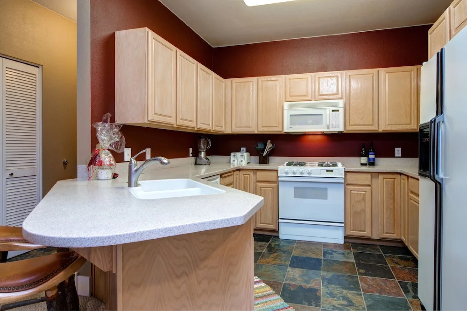 Mountain View Hot Tub Condo by RedAwning