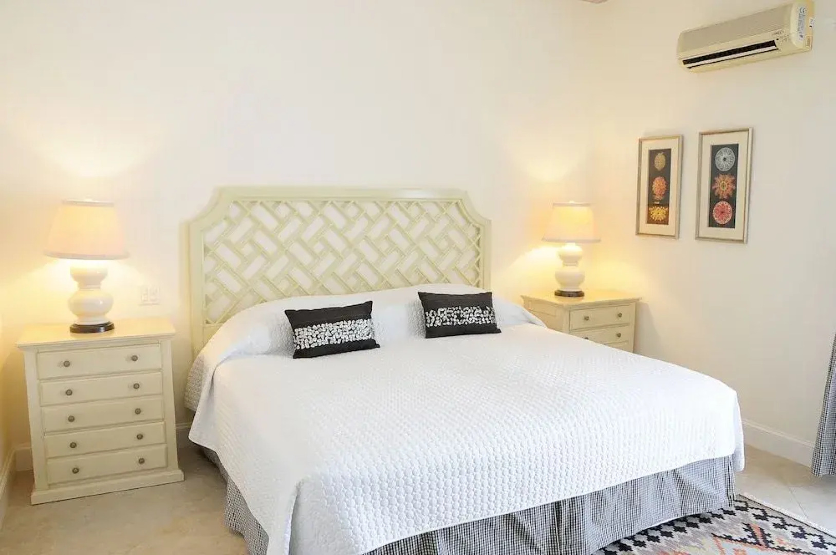 "this Beautifully Decorated 3 Bedroom 3 Bathroom Duplex Villa"