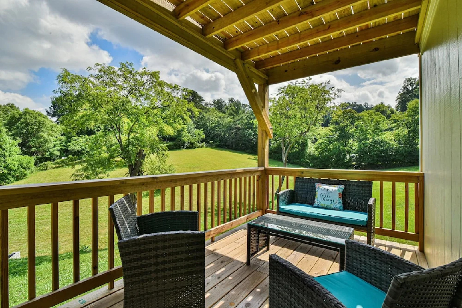 Aiken Rd - 6 BR - hot tub and game room