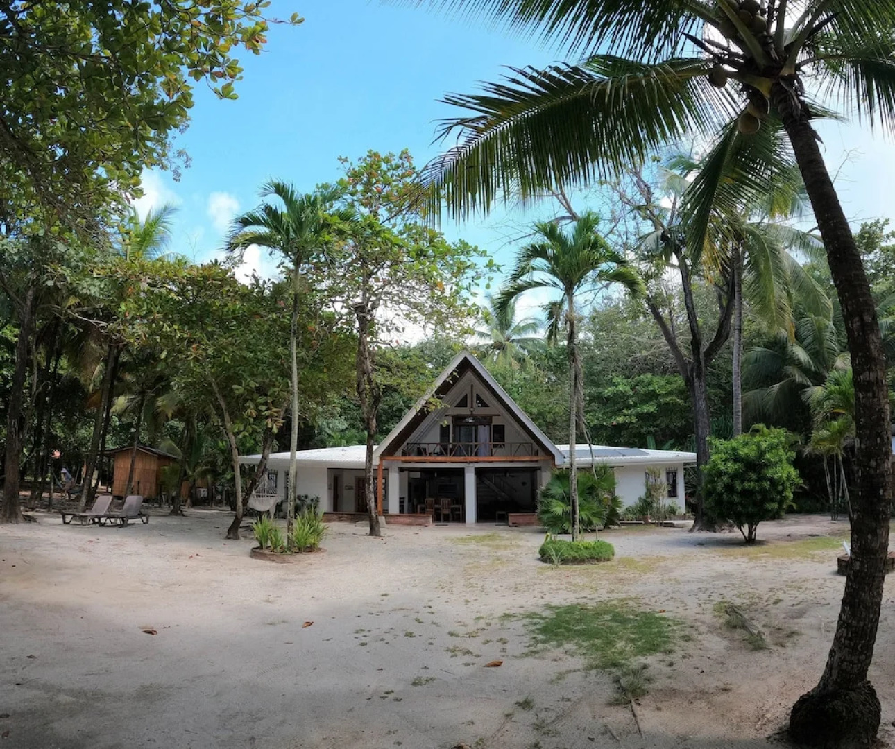 Casa Cecilia Beach Front