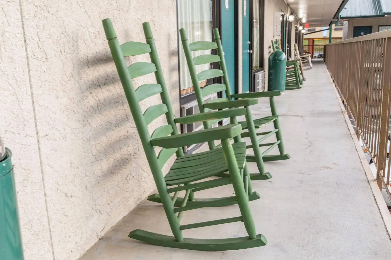 Mountain Breeze Motel