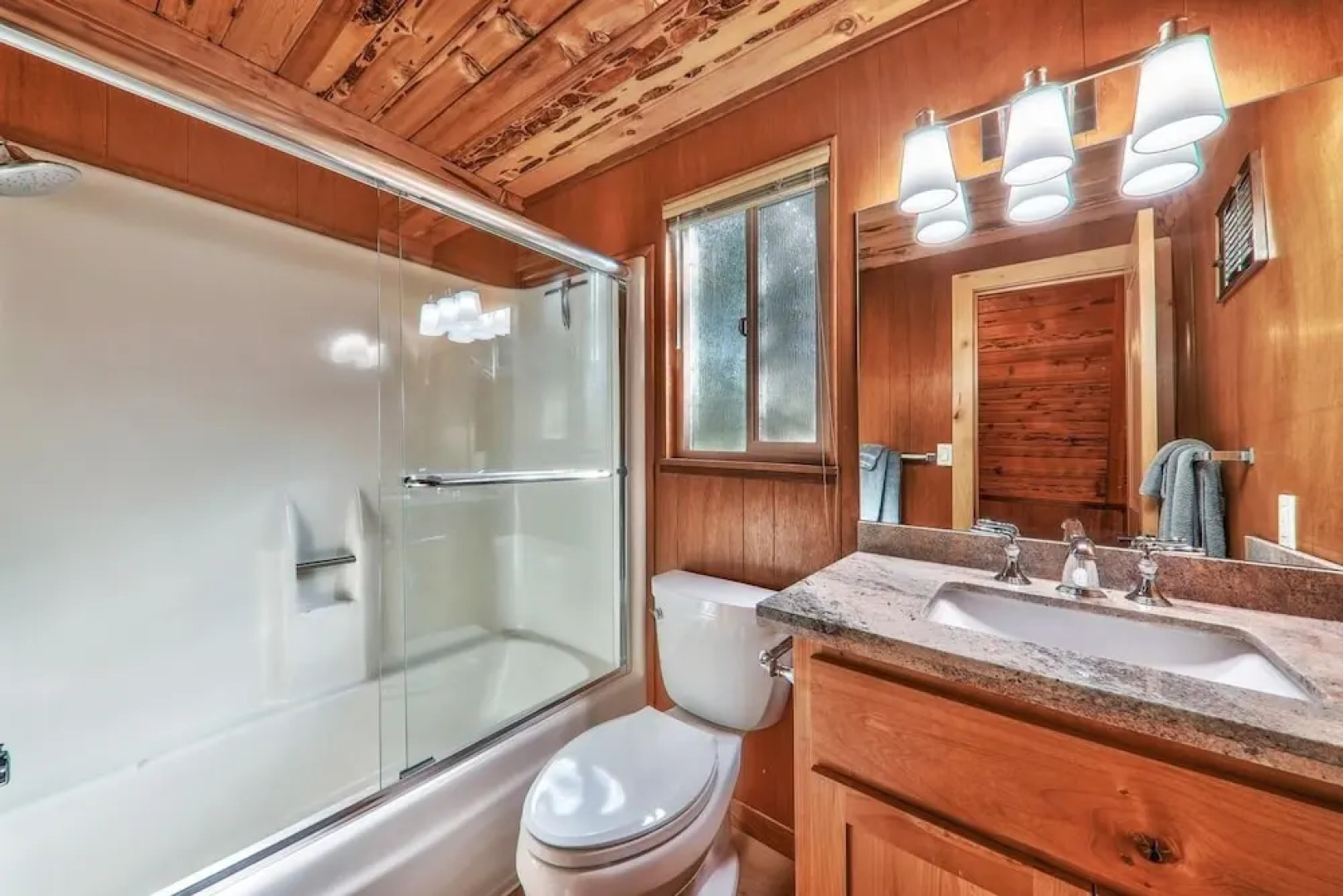 Pyramid Peak by RedAwning