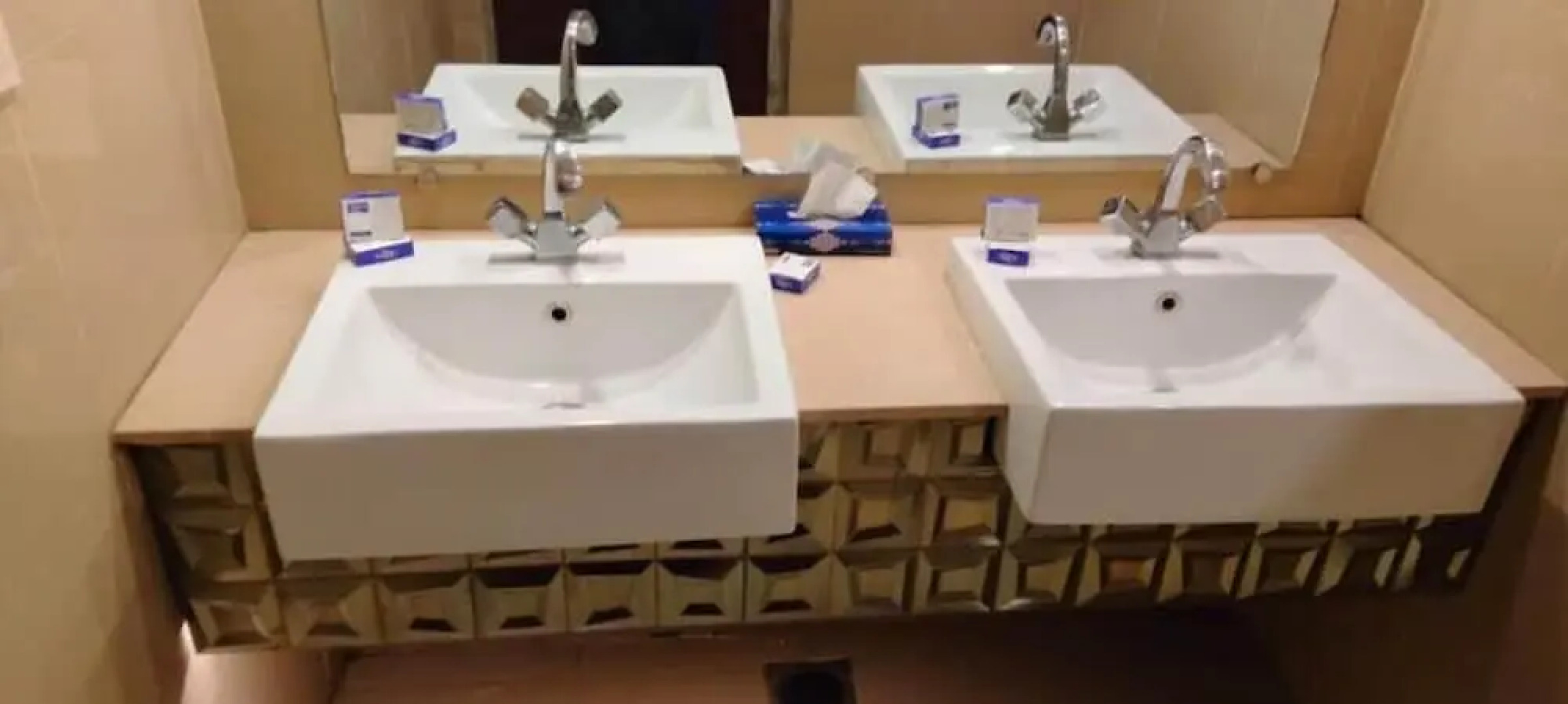 Hotel Royal One Multan