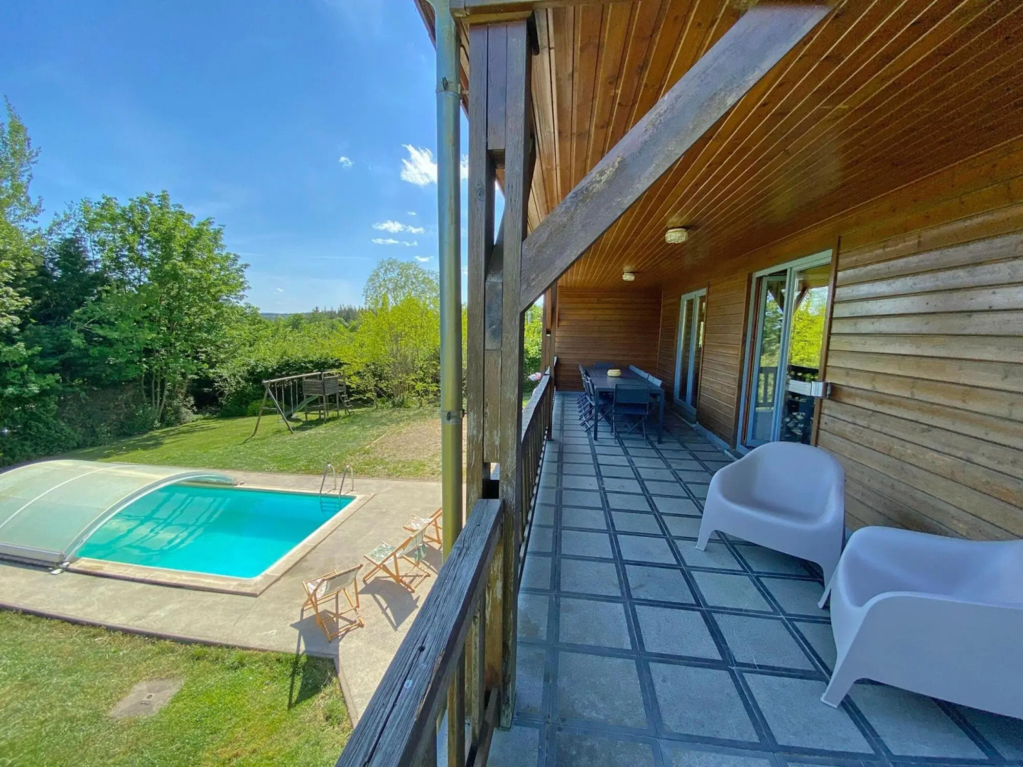 Spacious holiday home for 12 adults and 3 children with sauna / private pool