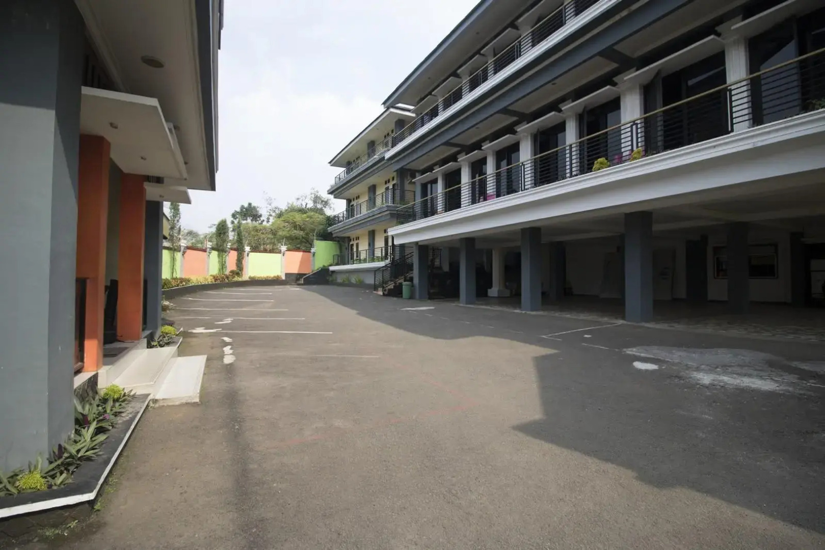 RedDoorz @ Megamendung