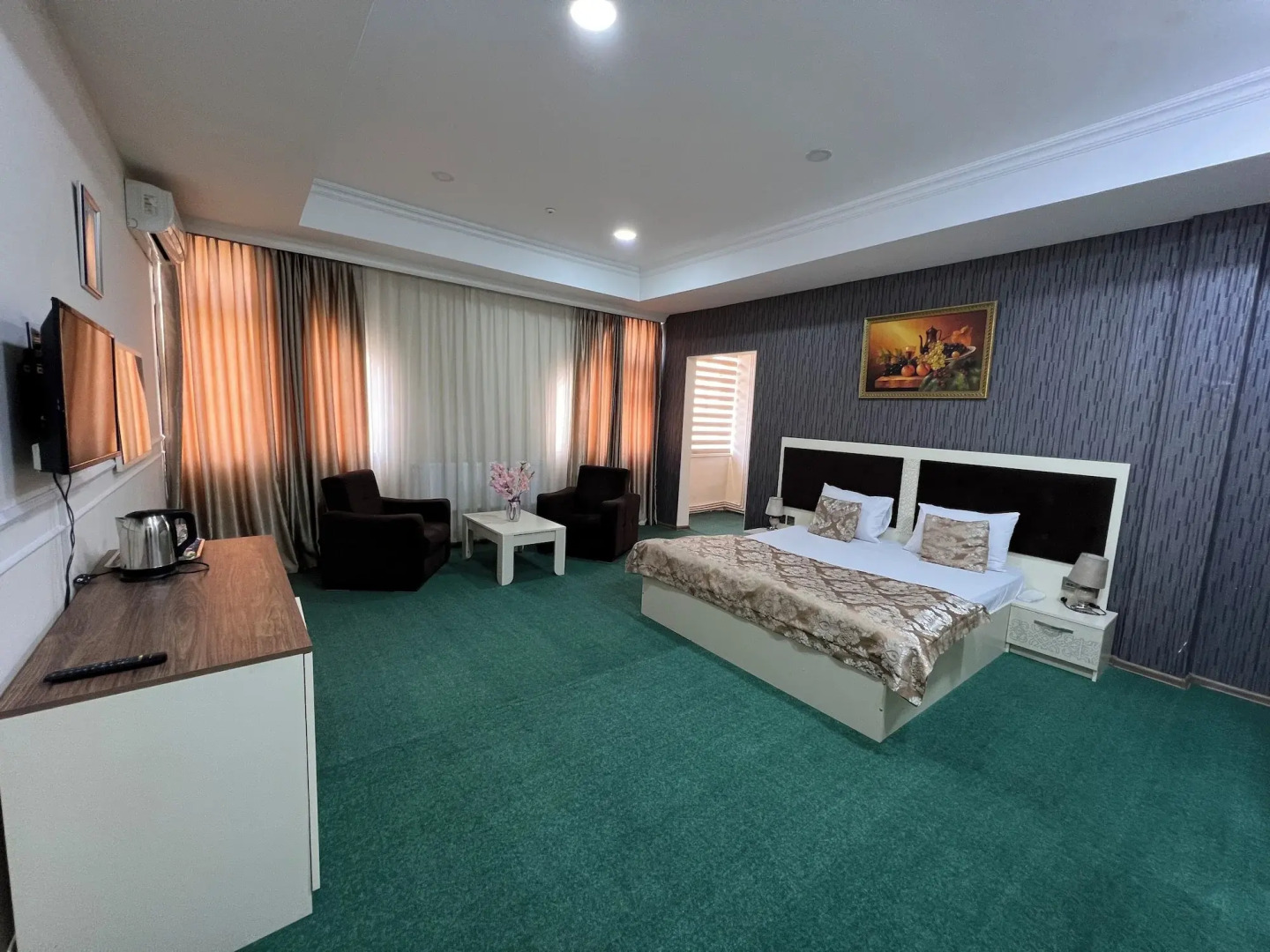 Отель A&H Baku Center Inn