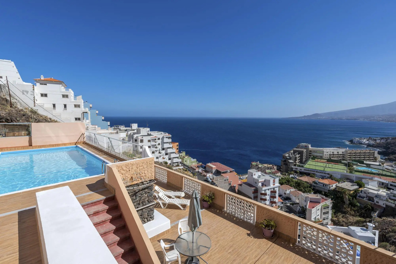 Home2Book Panoramic Sea Views Loft, Wifi