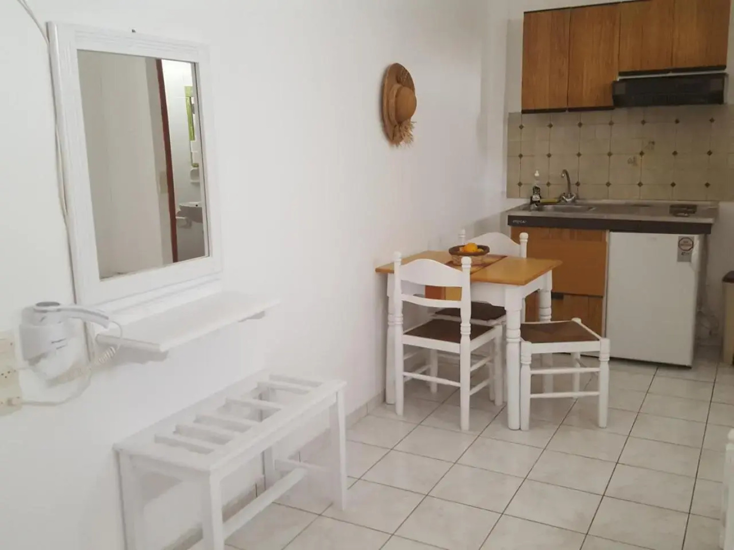 Aeolos Hotel Apartments