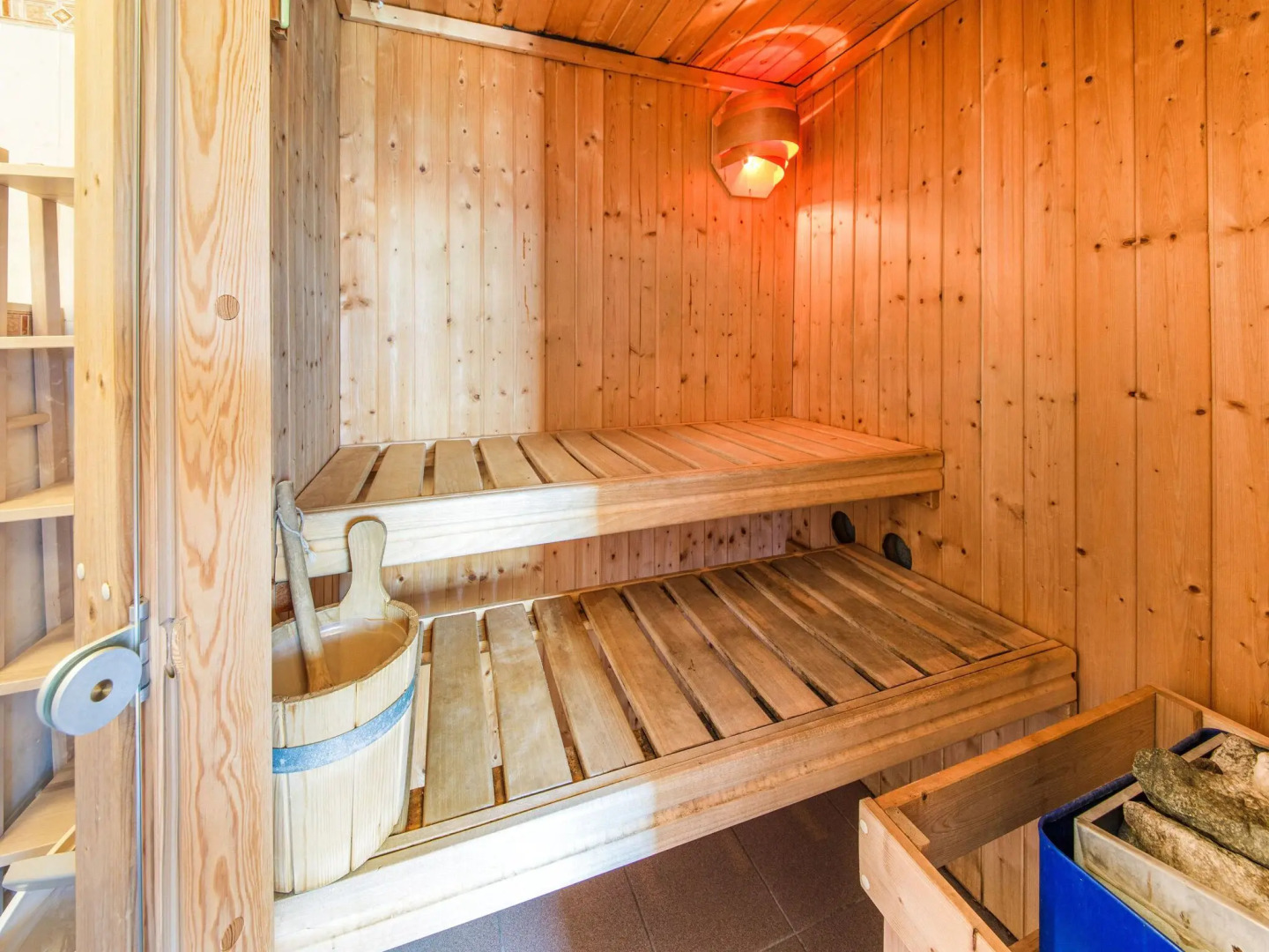 Stone Cottage With Sauna Jacuzzi A 5 Min Drive From The Cave Of Lorette In Rochefort