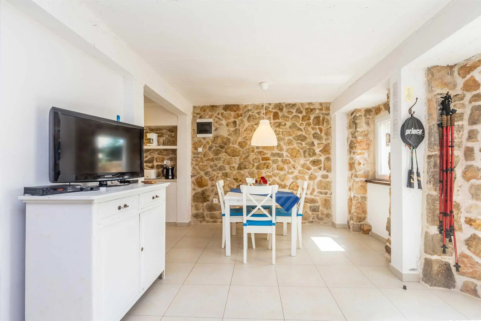 Holiday House Lara 04401