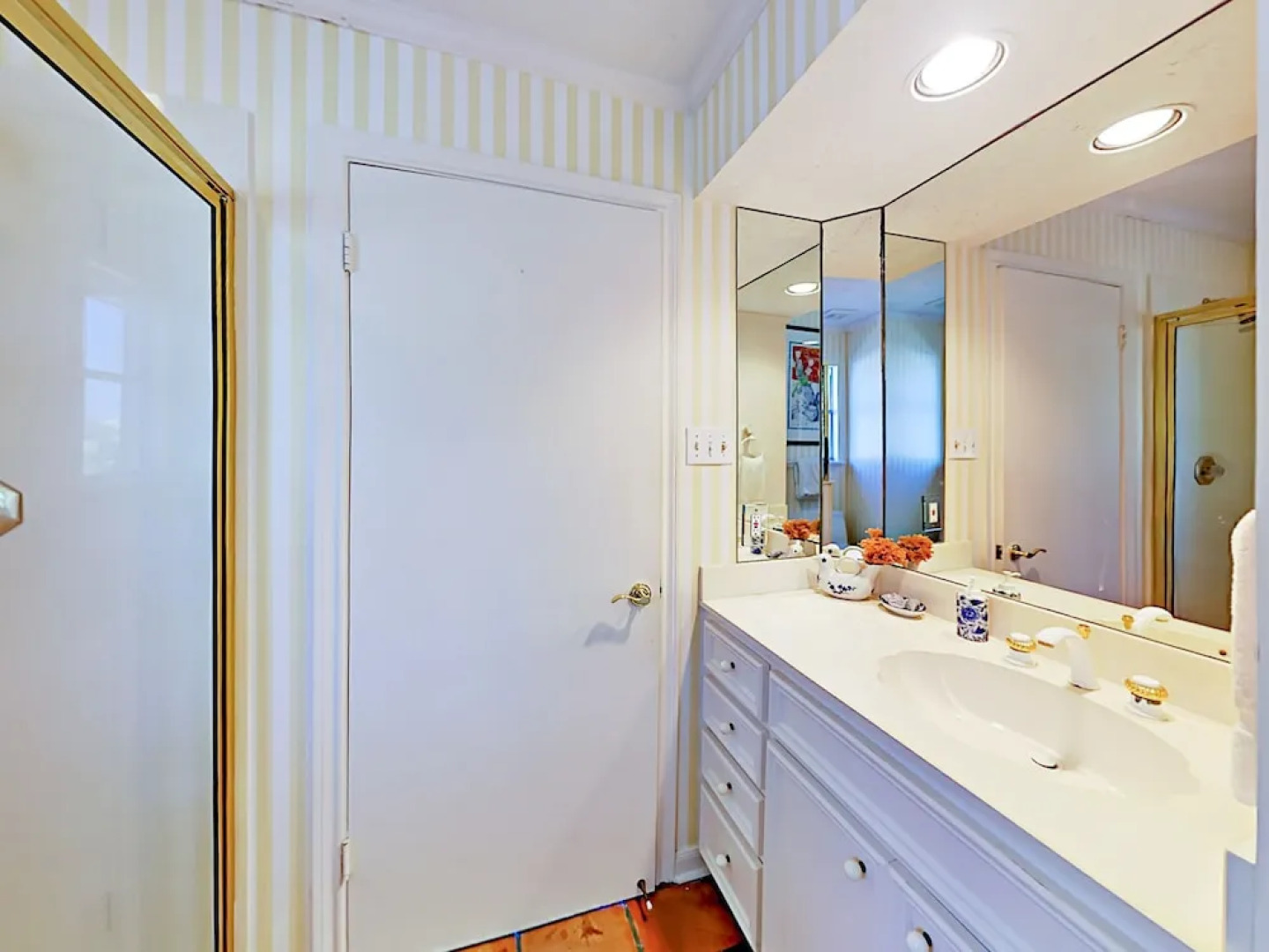 Canal-side Home 4 Bedrooms 4 Bathrooms Home