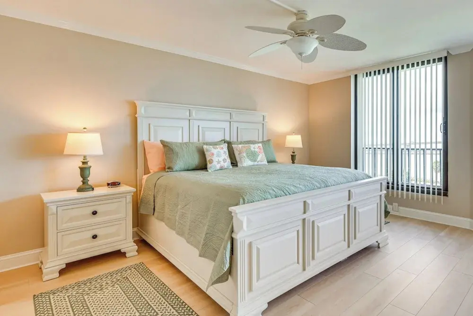 Panoramic Gulf Views: Renovated Fort Myers Condo!