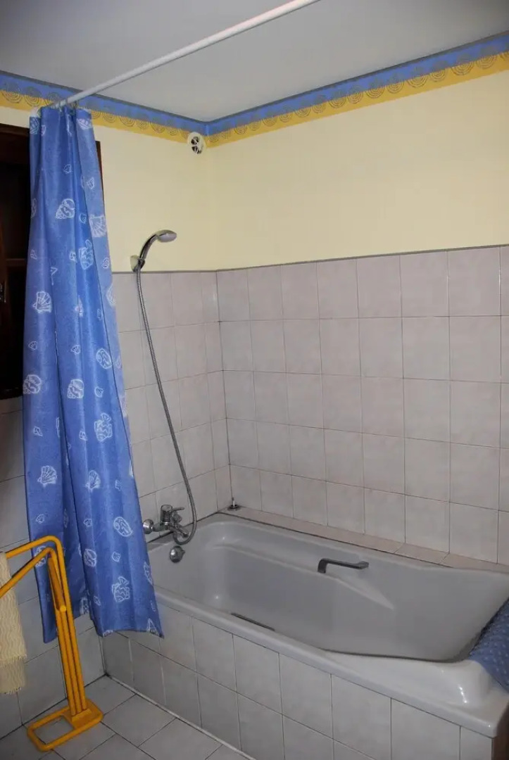 Villa With 4 Bedrooms In Saint-pierre-des-tripiers, With Wonderful Lake View, Private Pool, Furnished Garden - 41 Km From The Slopes