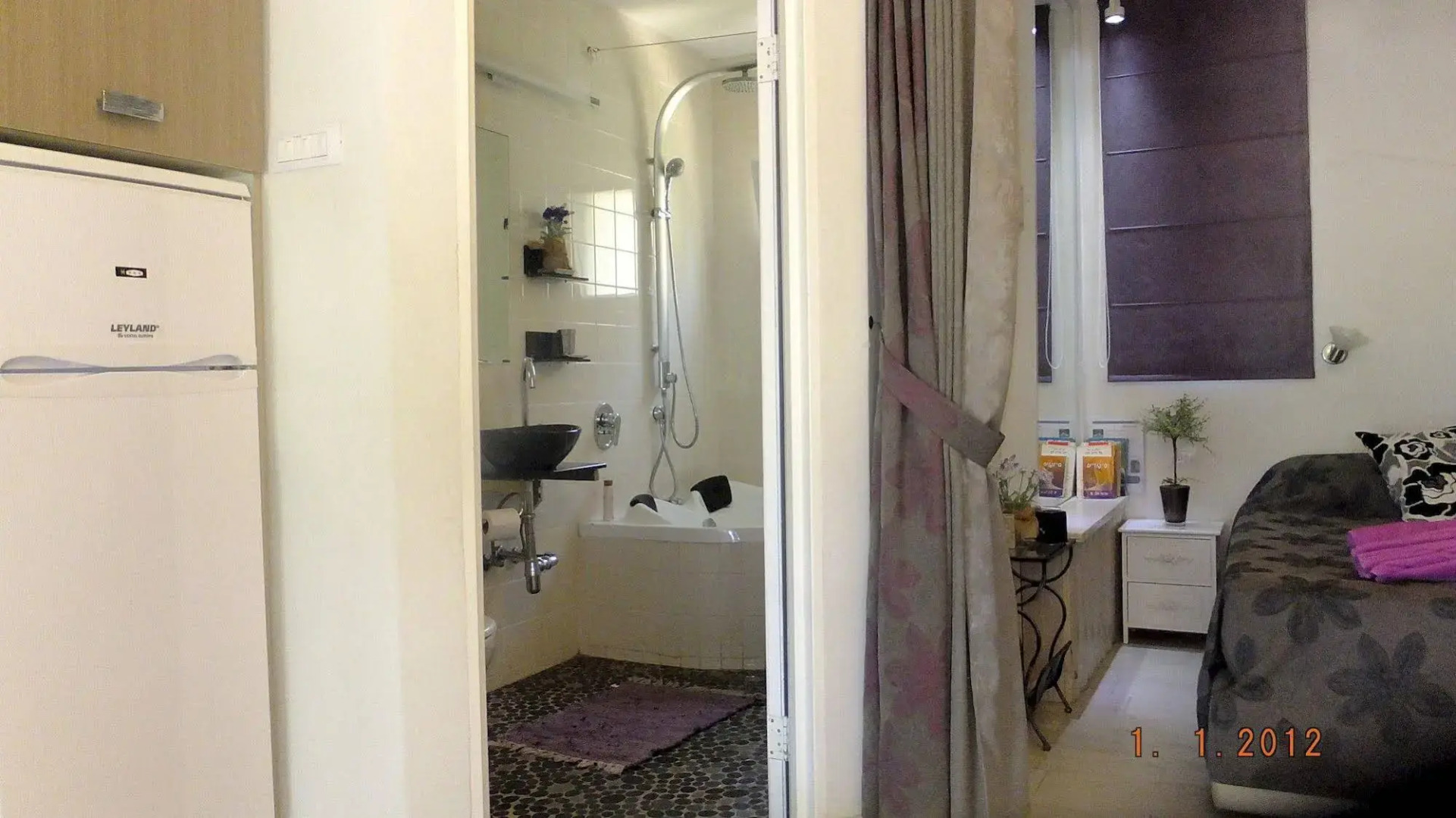 Nuriel Fruit & Guest House