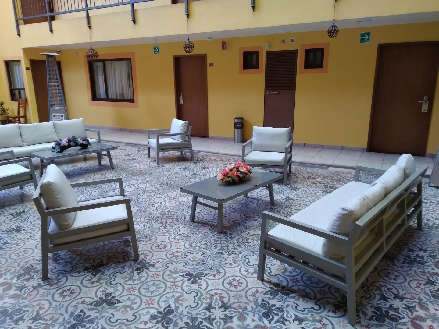 Hotel J&E by Serranillo