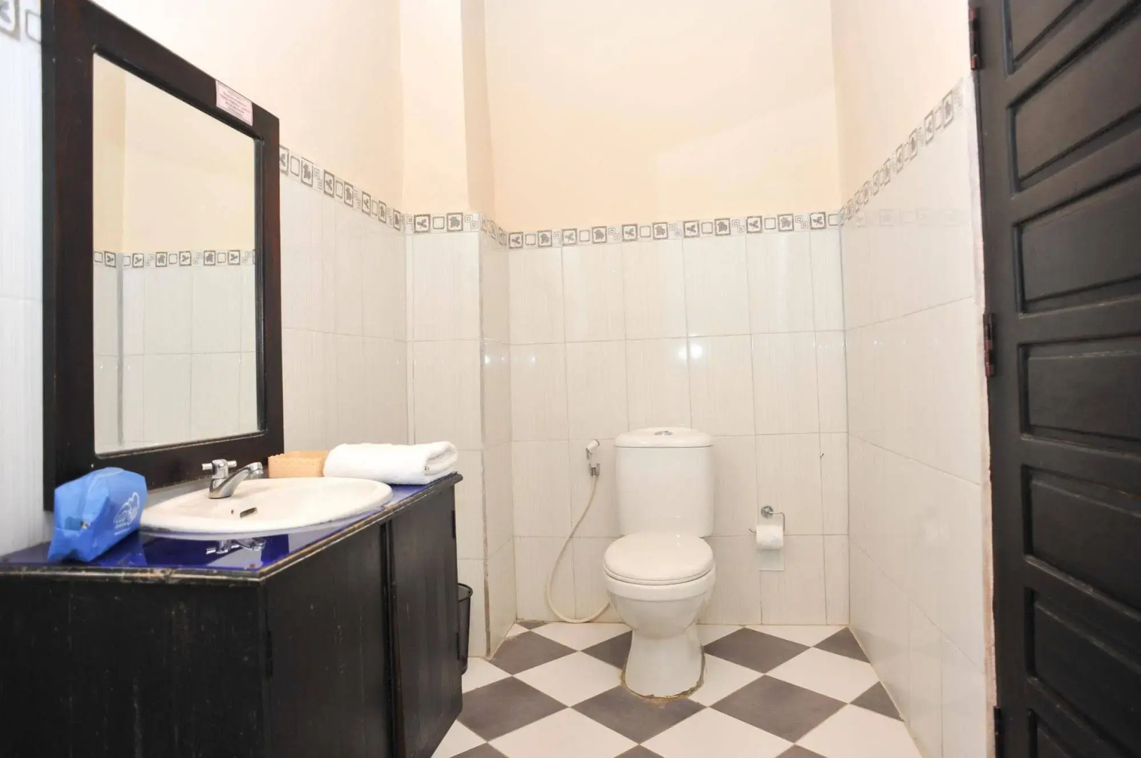 Airy Bandara El Tari Yupiter Satu Kupang