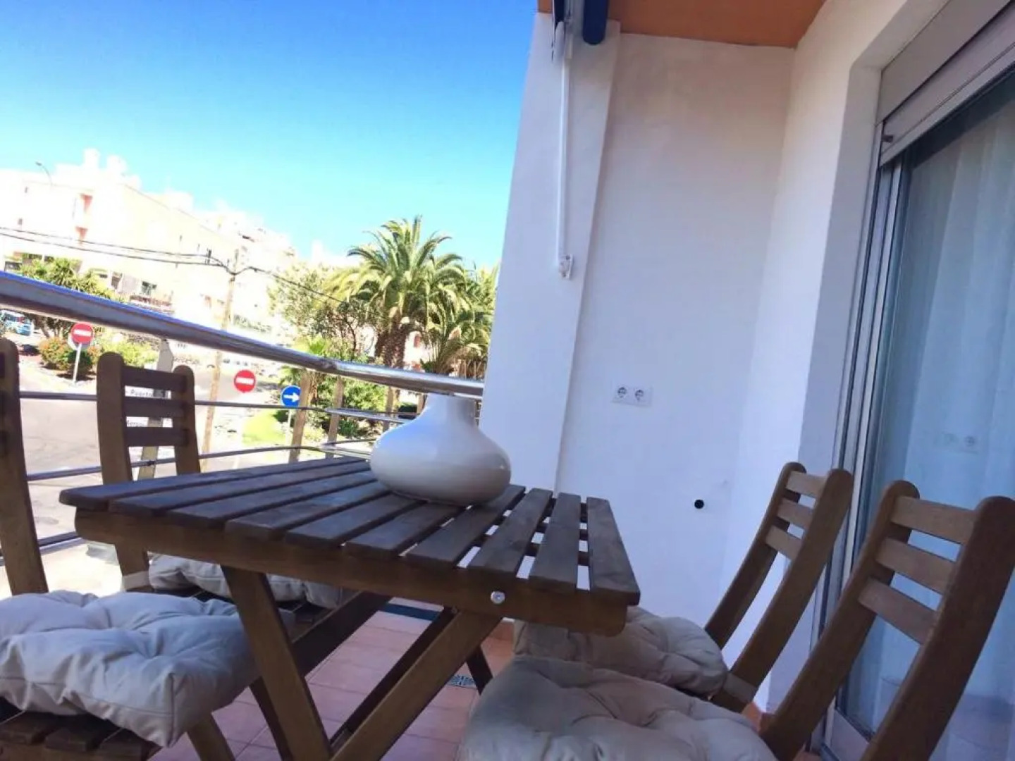 Hola Apartments 1-30