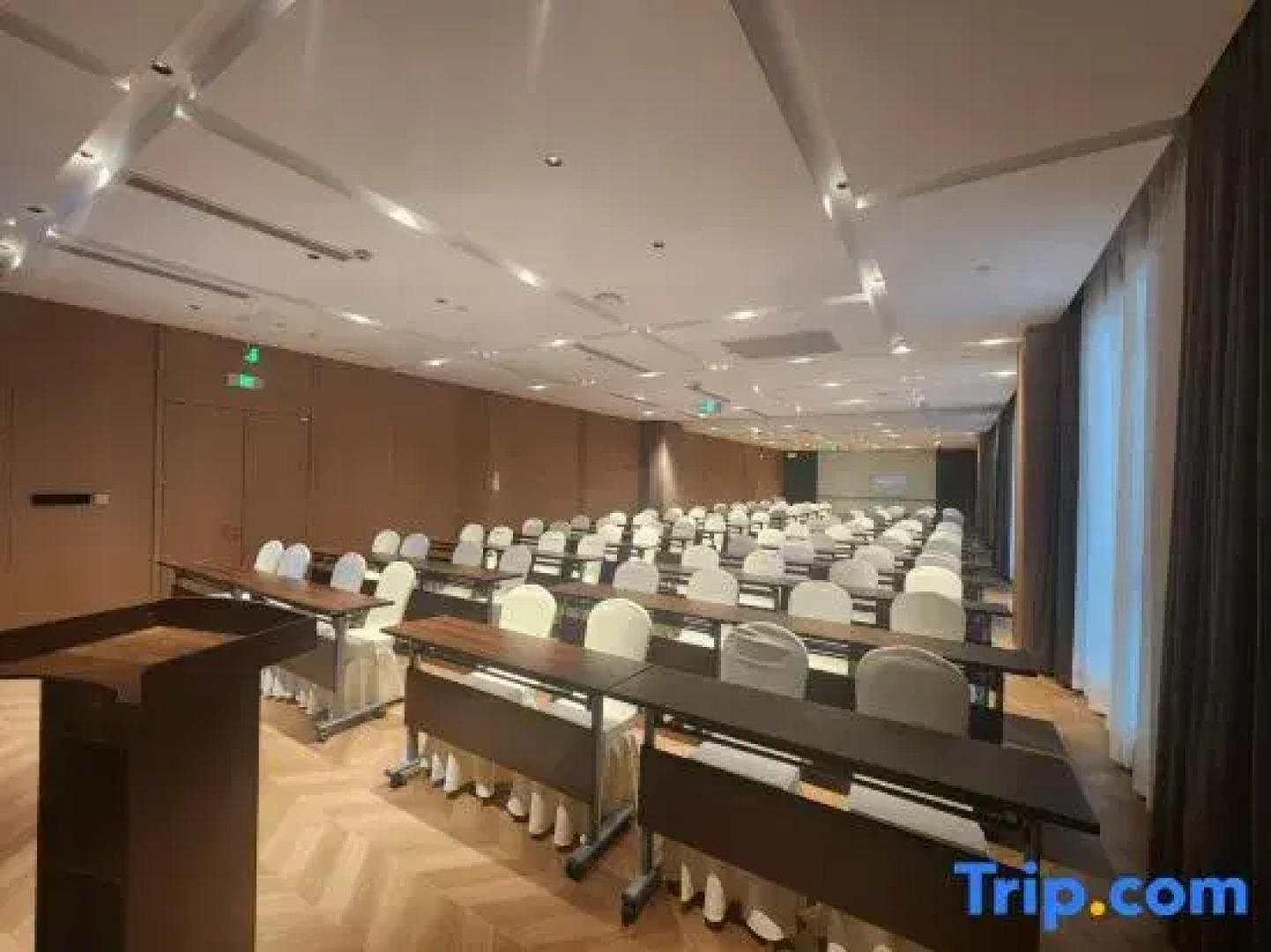 Golden Tulip South Lake Jiaxing