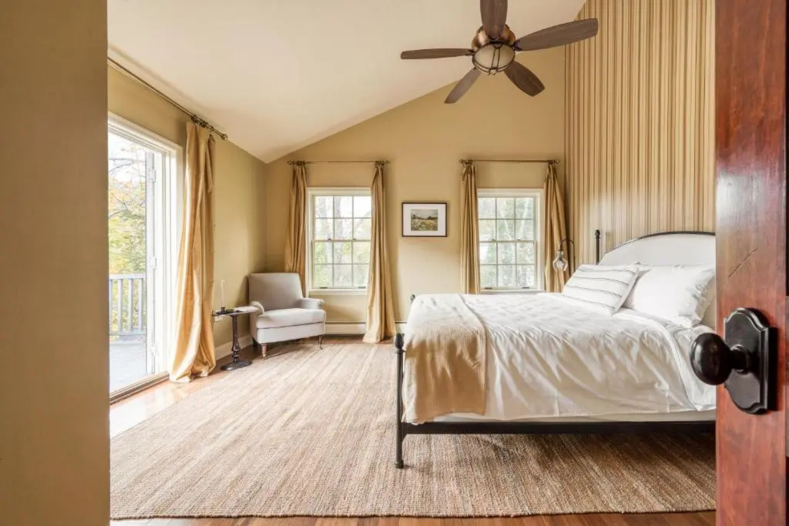 Cortland by Avantstay Charming Heritage Estate w/ Private Lake & Pool