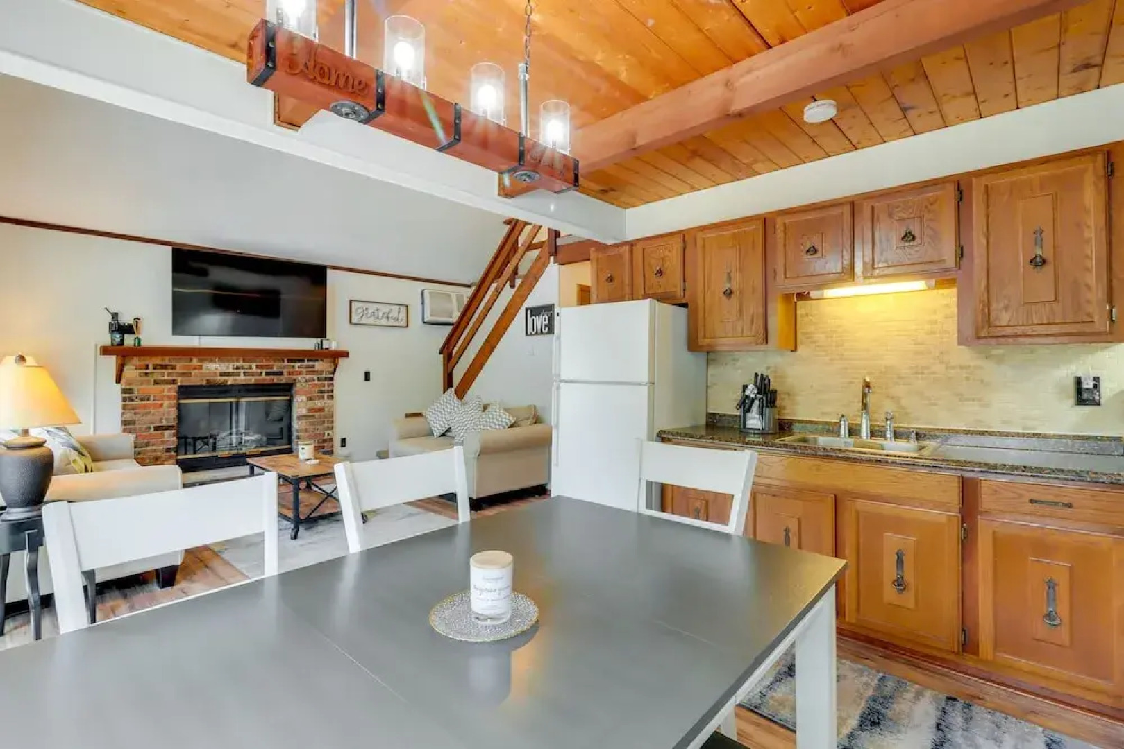 6 Mi to Lake Wallenpaupack: Poconos Getaway!