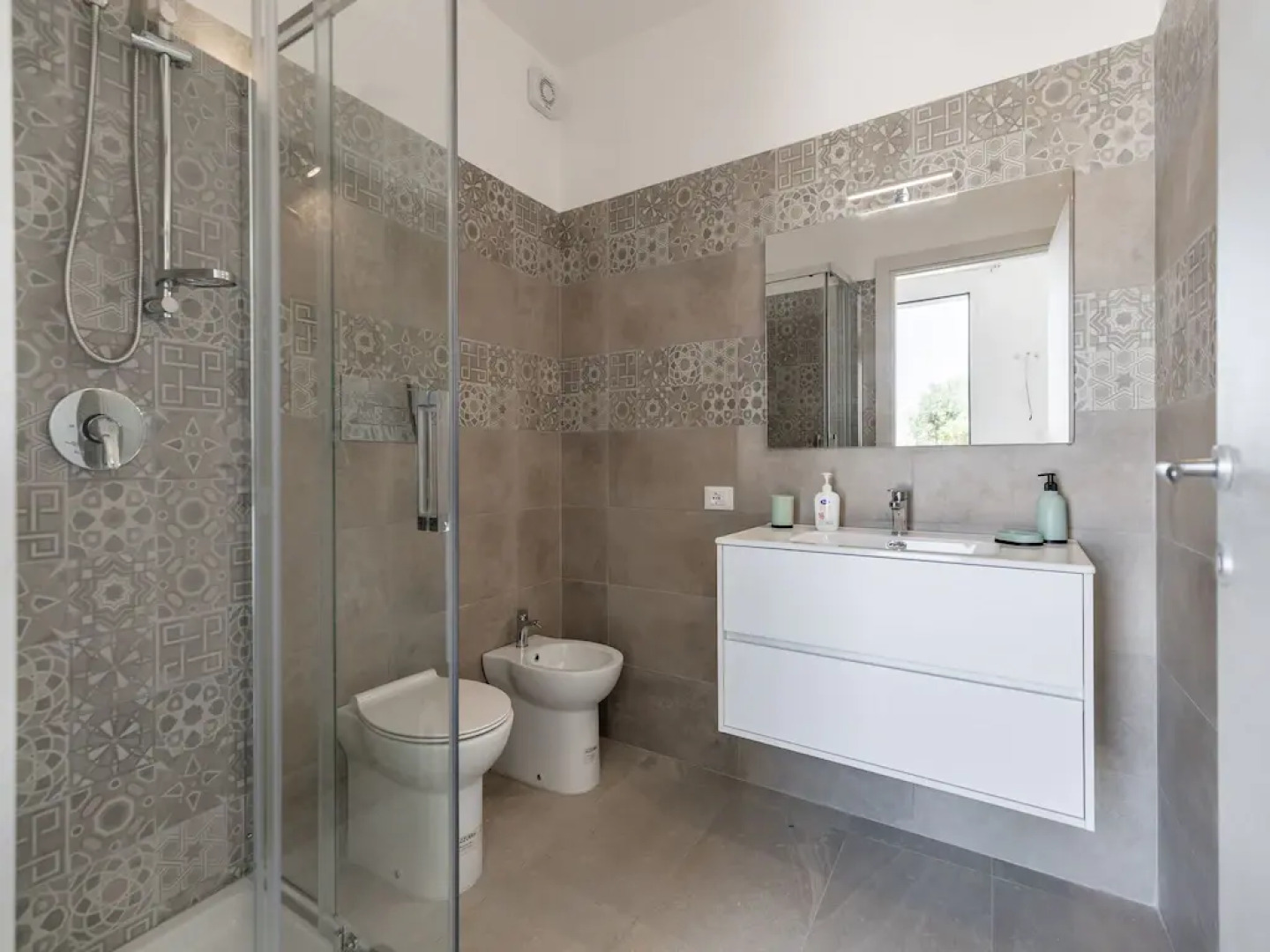 Detached villa with air conditioning