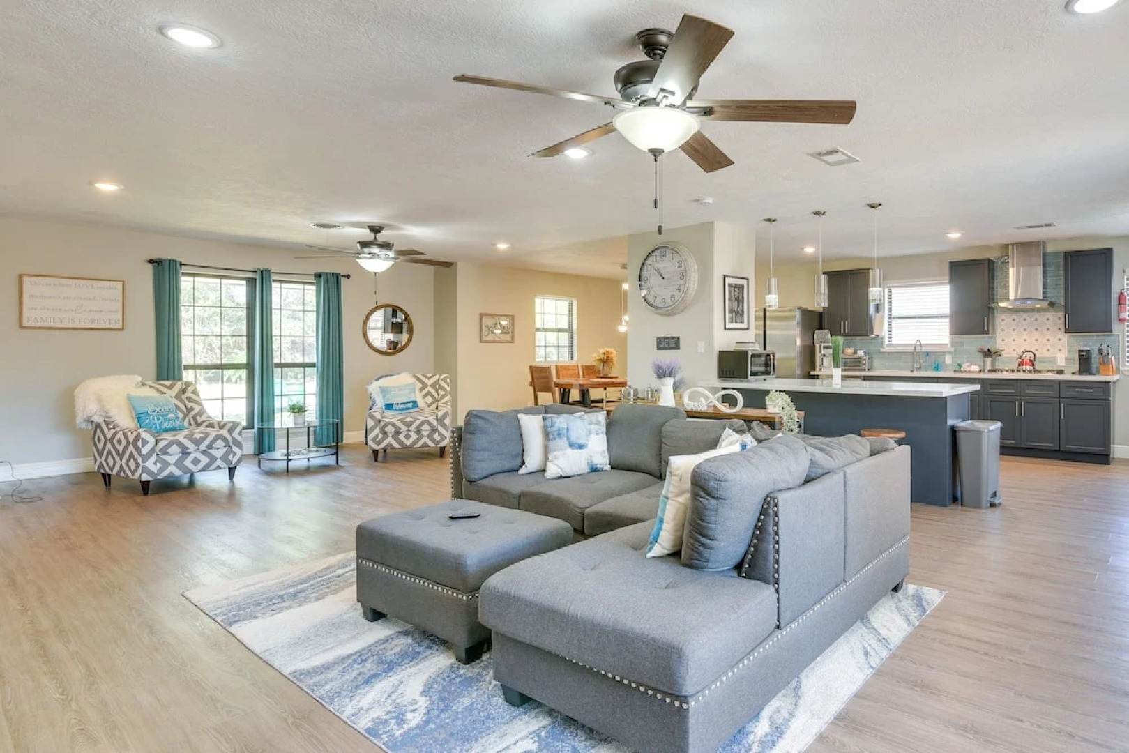 Seabrook Getaway: 5 Mi to Nasa Control Center!