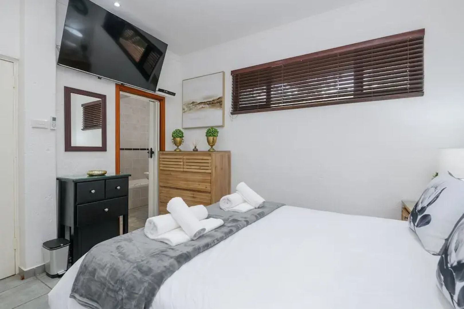 San Lameer Villa Rentals 2908